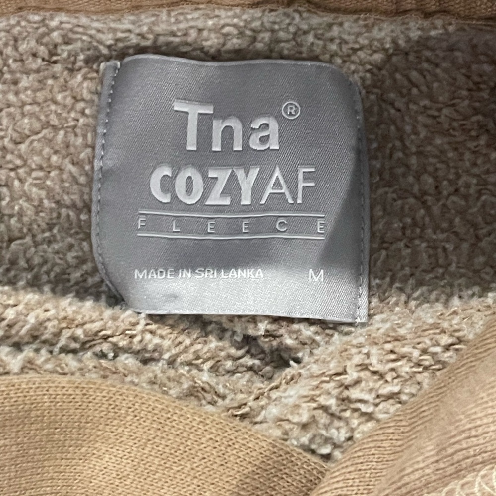 Aritzia TNA Tan Cozy Fleece Hoodie for Women, Casual and Relaxed, Size Medium - Picture 4 of 14